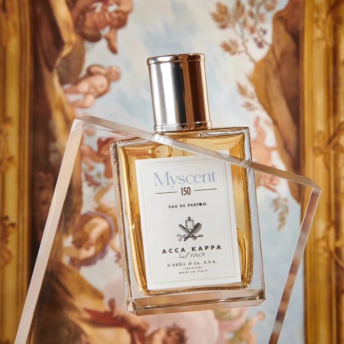 Acca Kappa My Scent parfyme på akrylstativ med italiensk merking