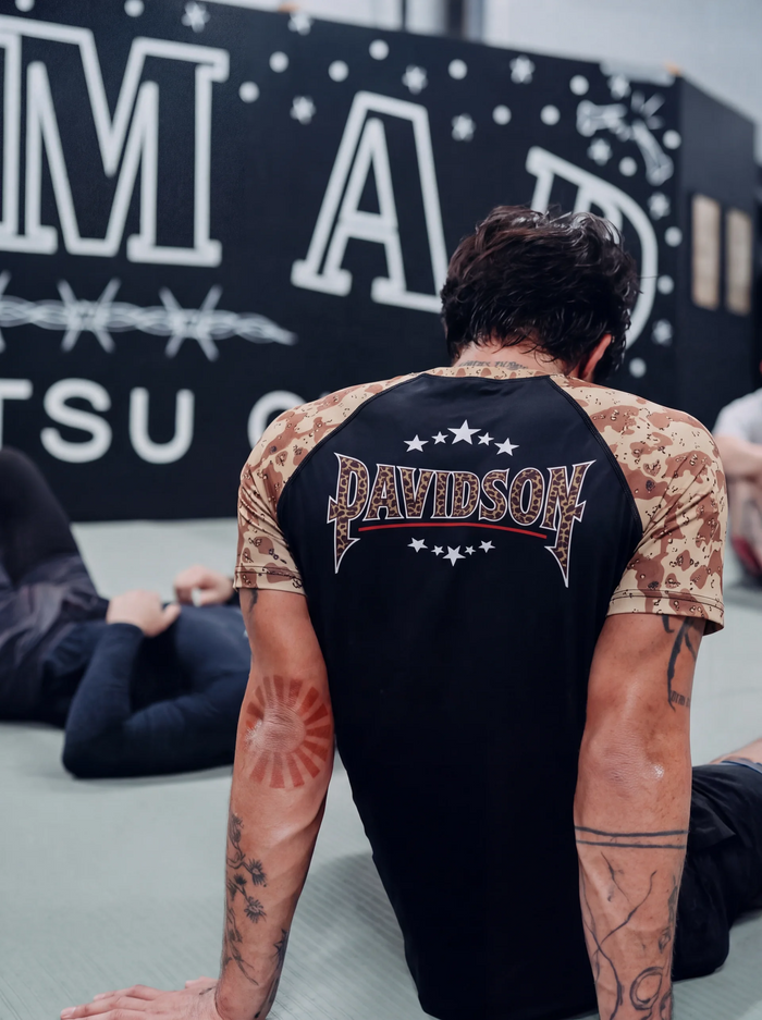 CAMO DAVISON RASH GUARD