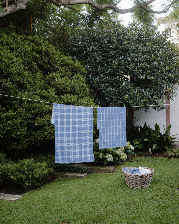Frisa Pool Towel - Celeste / Chalk