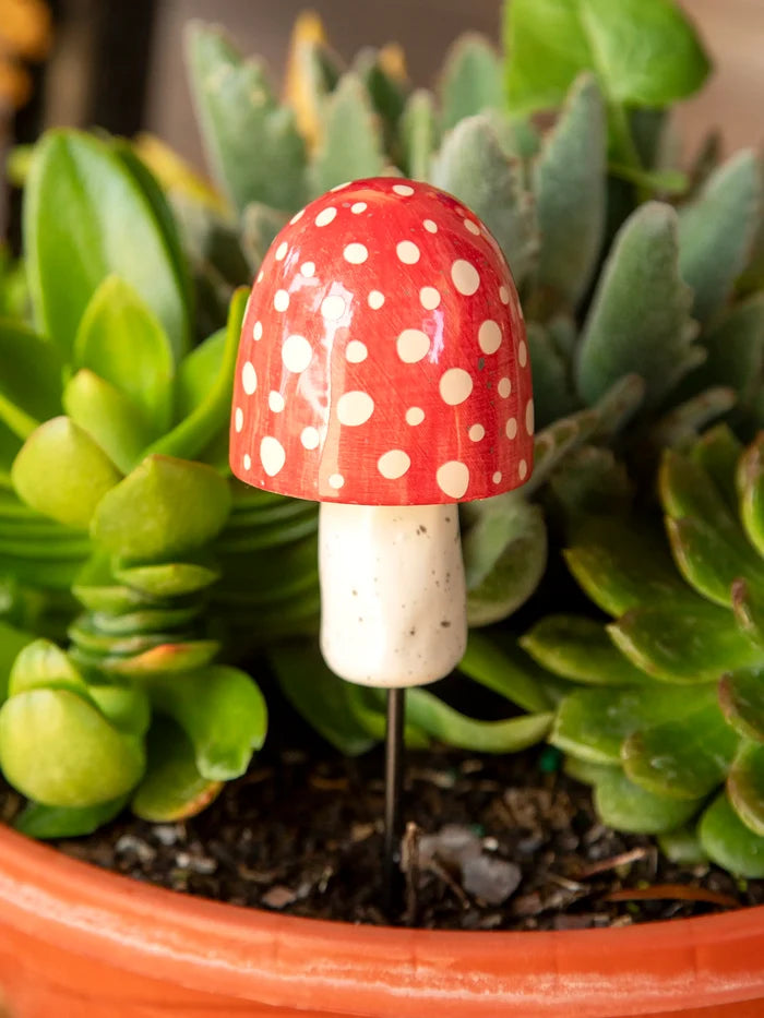 Hide-A-Key Mushroom Stake-view 2