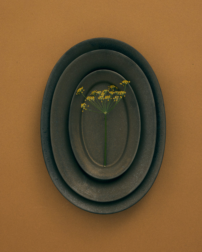 Rim Oval Plate Medium - Copper Brown
