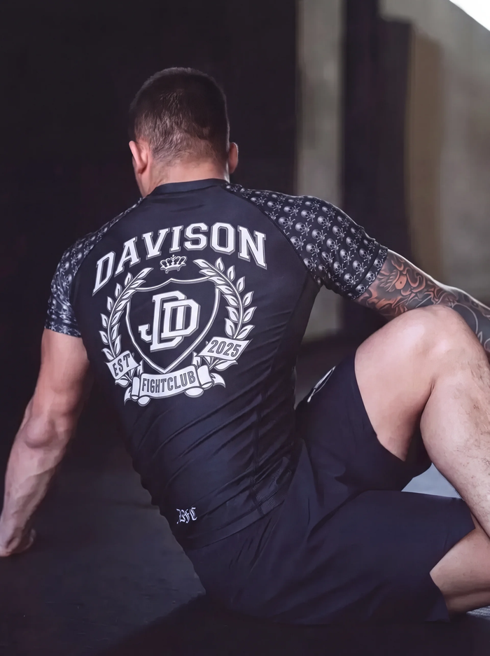 SKULL PRINT RASH GUARD