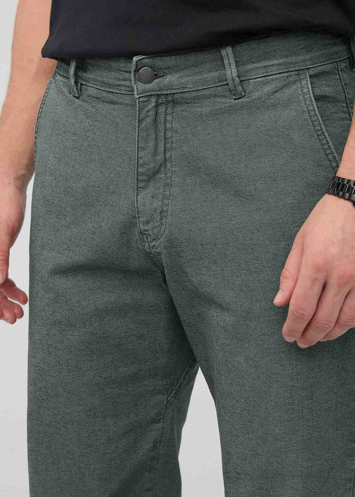 Men's Black Spruce Stretch Canvas Relaxed Straight Chino front waistband