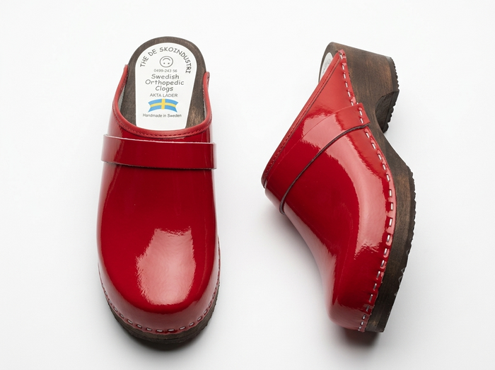 Swedish Wooden Clogs "Red Original Lack" – Handmade Patent Leather Clogs with Alder Wood Sole | Made in Sweden