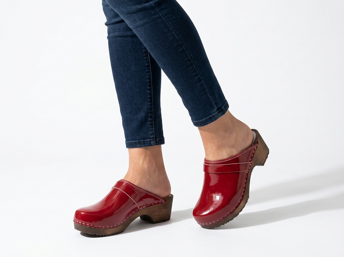 Swedish Wooden Clogs "Red Original Lack" – Handmade Patent Leather Clogs with Alder Wood Sole | Made in Sweden