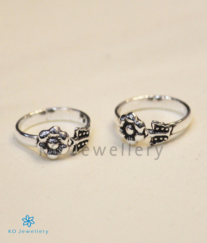 The Kumud Silver Toe-Rings (Front Open)