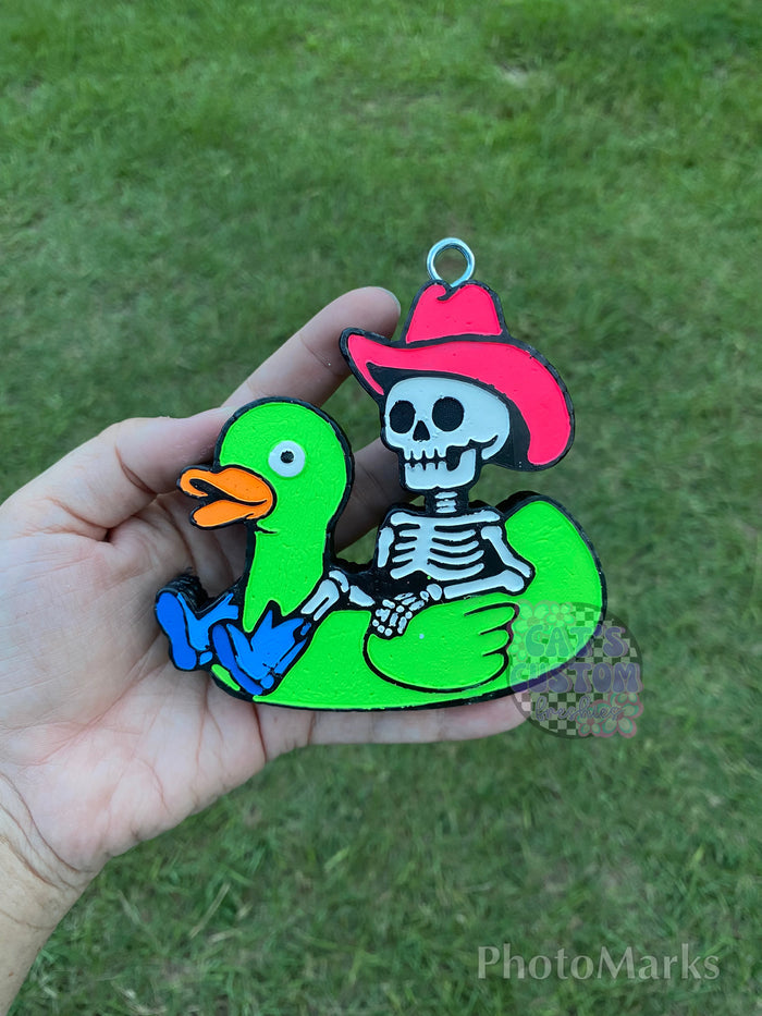 Tubin’ Skelly Freshie