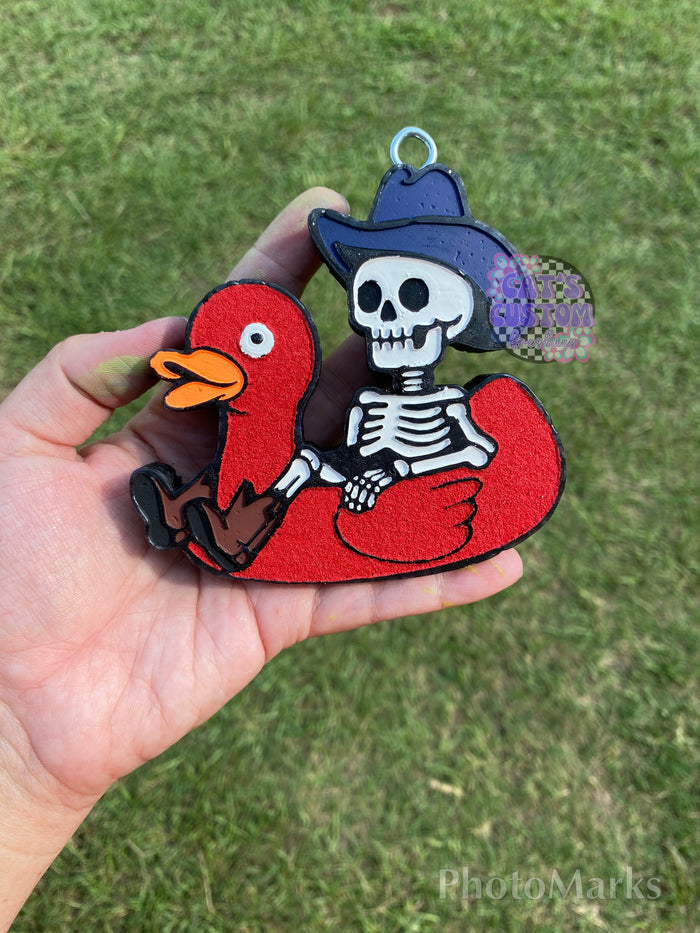 Tubin’ Skelly Freshie